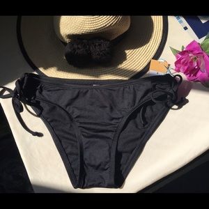 Kona Sol Medium Coverage Keyhole Hipster Bikini S